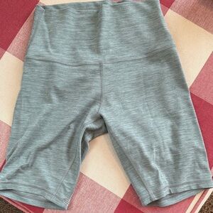 Lululemon High-Waisted Gray Shorts 8 in bike shorts